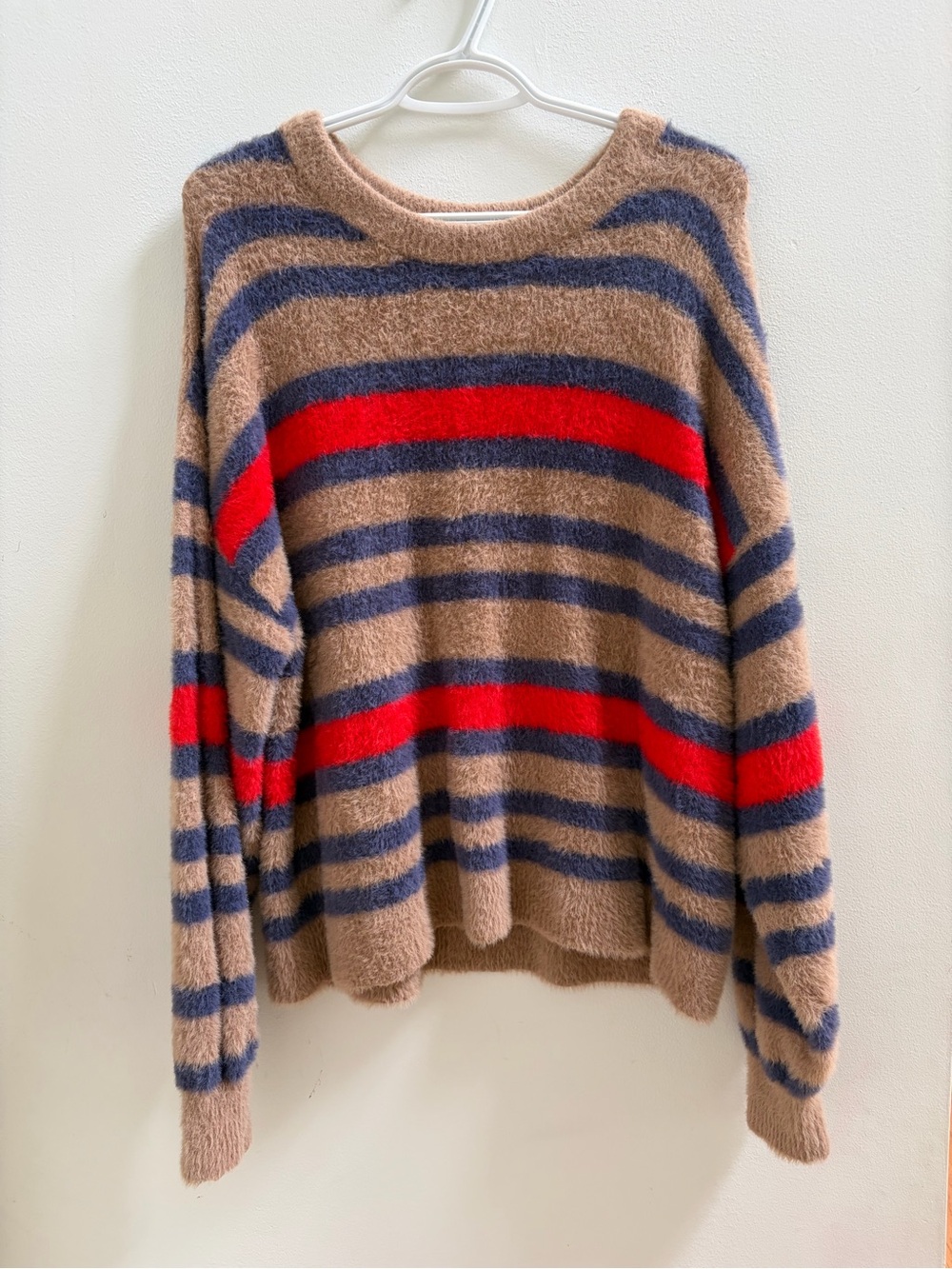 AERIE FUZZY SWEATSHIRT - Picture 2 of 5